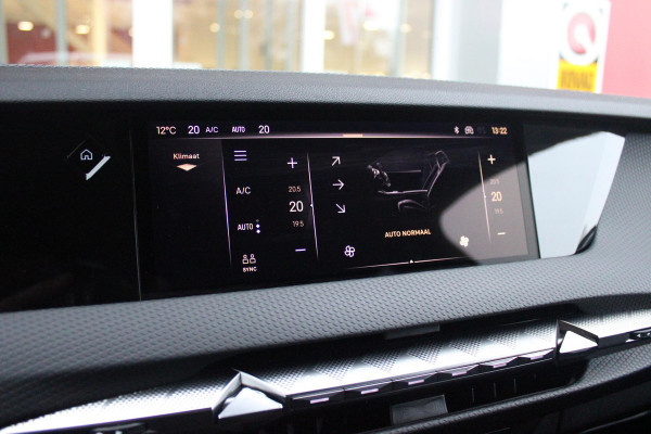 DS DS 4 1.2 130PK AUTOMAAT TROCADERO | HEAD UP DISPLAY | DODEHOEK DETECTIE | NAVIGATIE | DRAADLOZE APPLE CARPLAY/ANDROID AUTO | LED KOPLAMPEN | ACHTERUITRIJ CAMERA | 19" LICHTMETALEN VELGEN BLACK | ADAPTIVE CRUISE CONTROL | KEYLESS ENTRY/START |