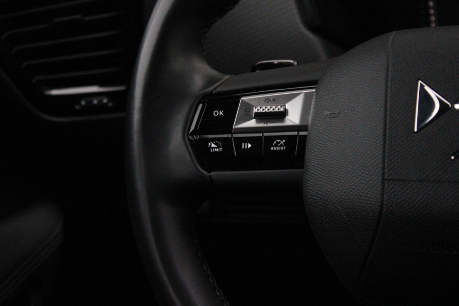 DS DS 4 1.2 130PK AUTOMAAT TROCADERO | HEAD UP DISPLAY | DODEHOEK DETECTIE | NAVIGATIE | DRAADLOZE APPLE CARPLAY/ANDROID AUTO | LED KOPLAMPEN | ACHTERUITRIJ CAMERA | 19" LICHTMETALEN VELGEN BLACK | ADAPTIVE CRUISE CONTROL | KEYLESS ENTRY/START |