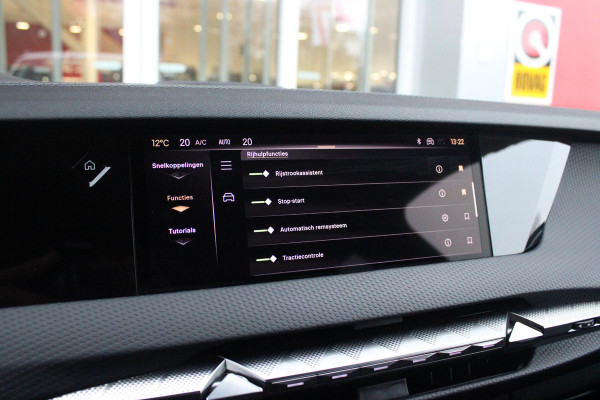 DS DS 4 1.2 130PK AUTOMAAT TROCADERO | HEAD UP DISPLAY | DODEHOEK DETECTIE | NAVIGATIE | DRAADLOZE APPLE CARPLAY/ANDROID AUTO | LED KOPLAMPEN | ACHTERUITRIJ CAMERA | 19" LICHTMETALEN VELGEN BLACK | ADAPTIVE CRUISE CONTROL | KEYLESS ENTRY/START |