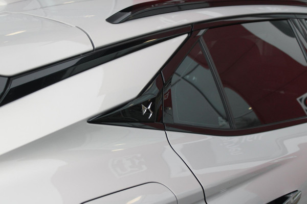 DS DS 4 1.2 130PK AUTOMAAT TROCADERO | HEAD UP DISPLAY | DODEHOEK DETECTIE | NAVIGATIE | DRAADLOZE APPLE CARPLAY/ANDROID AUTO | LED KOPLAMPEN | ACHTERUITRIJ CAMERA | 19" LICHTMETALEN VELGEN BLACK | ADAPTIVE CRUISE CONTROL | KEYLESS ENTRY/START |