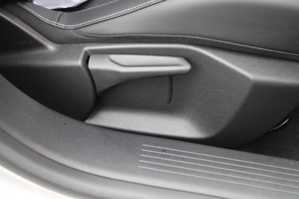 DS DS 4 1.2 130PK AUTOMAAT TROCADERO | HEAD UP DISPLAY | DODEHOEK DETECTIE | NAVIGATIE | DRAADLOZE APPLE CARPLAY/ANDROID AUTO | LED KOPLAMPEN | ACHTERUITRIJ CAMERA | 19" LICHTMETALEN VELGEN BLACK | ADAPTIVE CRUISE CONTROL | KEYLESS ENTRY/START |