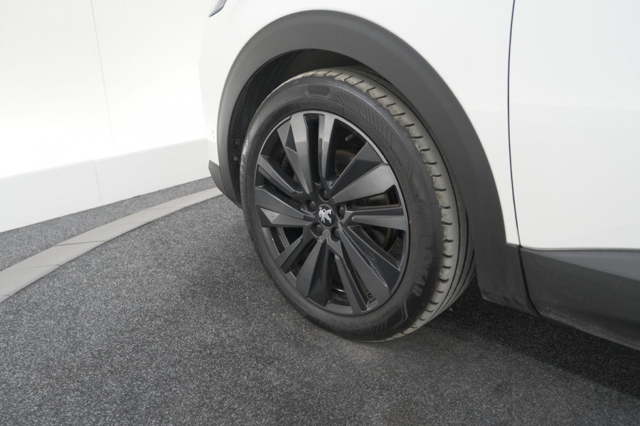 Peugeot 5008 PureTech 130 EAT8 GT Black Pack | Trekhaak | Panoramadak | 360 Camera | FOCAL® | Adaptieve Cruise Control