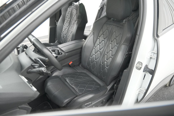 Peugeot 5008 PureTech 130 EAT8 GT Black Pack | Trekhaak | Panoramadak | 360 Camera | FOCAL® | Adaptieve Cruise Control
