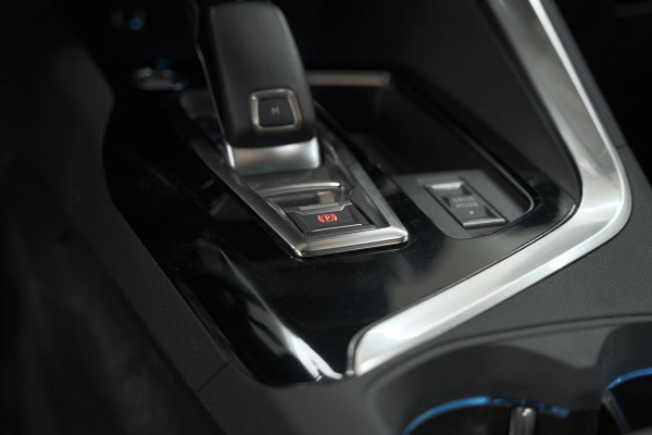 Peugeot 5008 PureTech 130 EAT8 GT Black Pack | Trekhaak | Panoramadak | 360 Camera | FOCAL® | Adaptieve Cruise Control