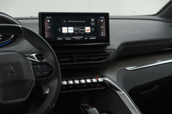Peugeot 5008 PureTech 130 EAT8 GT Black Pack | Trekhaak | Panoramadak | 360 Camera | FOCAL® | Adaptieve Cruise Control