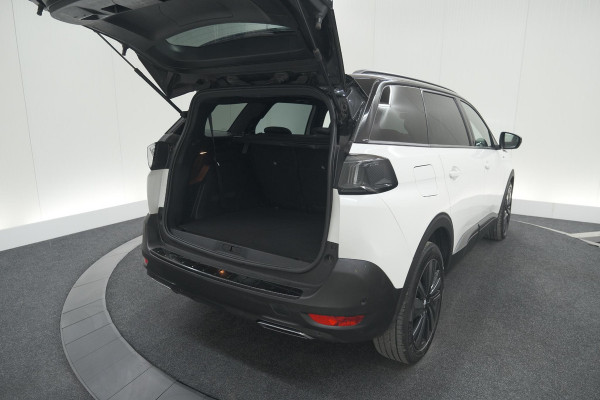 Peugeot 5008 PureTech 130 EAT8 GT Black Pack | Trekhaak | Panoramadak | 360 Camera | FOCAL® | Adaptieve Cruise Control