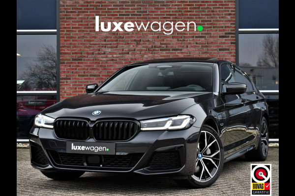 BMW 5 Serie 530e xDrive M-Sport Pano ACC H/K HUD Comf-zetels DAB