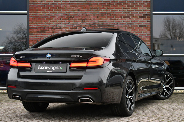 BMW 5 Serie 530e xDrive M-Sport Pano ACC H/K HUD Comf-zetels DAB