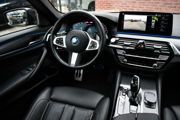BMW 5 Serie 530e xDrive M-Sport Pano ACC H/K HUD Comf-zetels DAB