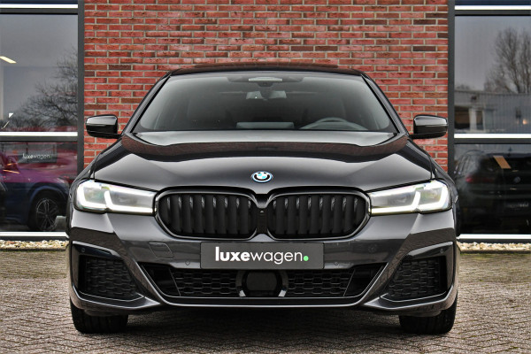 BMW 5 Serie 530e xDrive M-Sport Pano ACC H/K HUD Comf-zetels DAB