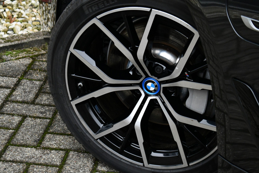 BMW 5 Serie 530e xDrive M-Sport Pano ACC H/K HUD Comf-zetels DAB