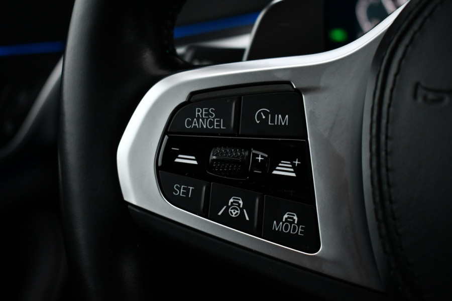 BMW 5 Serie 530e xDrive M-Sport Pano ACC H/K HUD Comf-zetels DAB