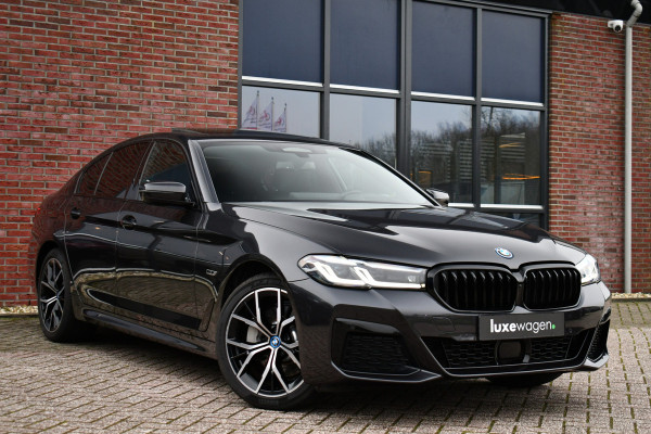 BMW 5 Serie 530e xDrive M-Sport Pano ACC H/K HUD Comf-zetels DAB