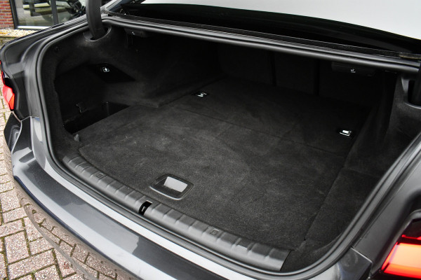 BMW 5 Serie 530e xDrive M-Sport Pano ACC H/K HUD Comf-zetels DAB