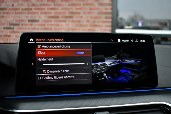 BMW 5 Serie 530e xDrive M-Sport Pano ACC H/K HUD Comf-zetels DAB