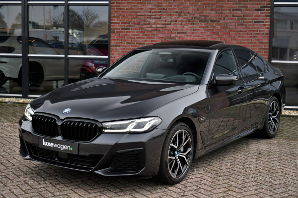 BMW 5 Serie 530e xDrive M-Sport Pano ACC H/K HUD Comf-zetels DAB