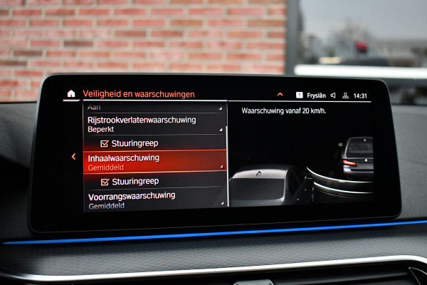 BMW 5 Serie 530e xDrive M-Sport Pano ACC H/K HUD Comf-zetels DAB