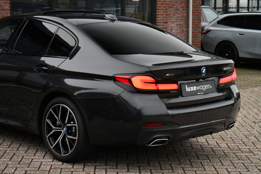BMW 5 Serie 530e xDrive M-Sport Pano ACC H/K HUD Comf-zetels DAB