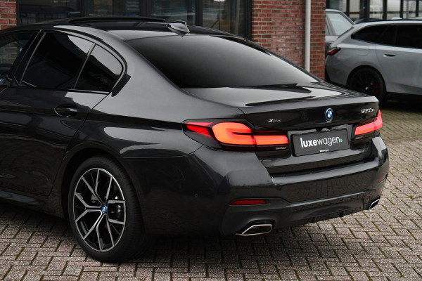 BMW 5 Serie 530e xDrive M-Sport Pano ACC H/K HUD Comf-zetels DAB