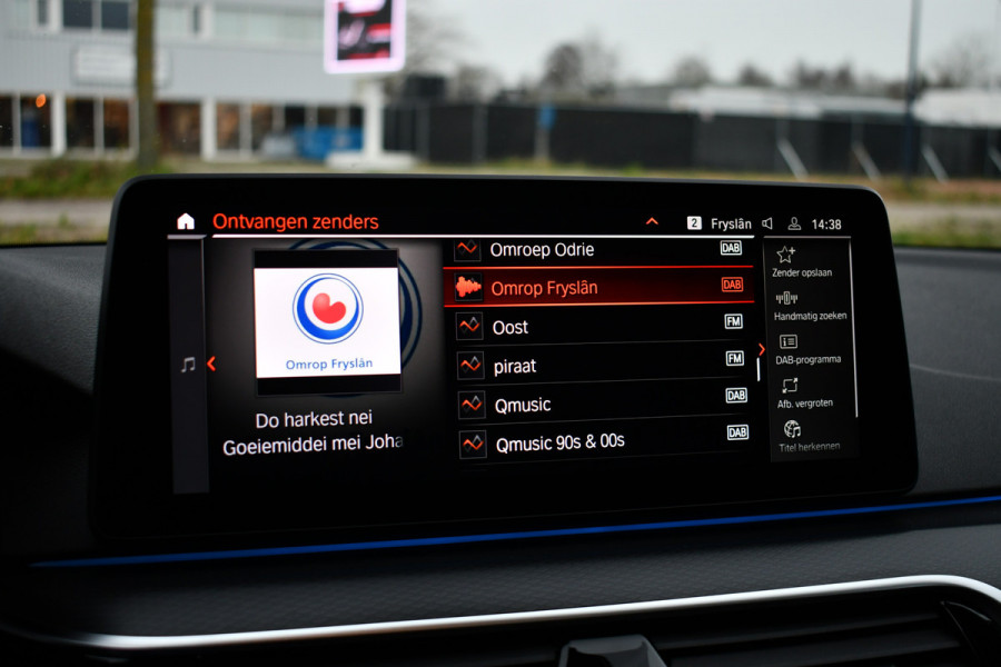 BMW 5 Serie 530e xDrive M-Sport Pano ACC H/K HUD Comf-zetels DAB