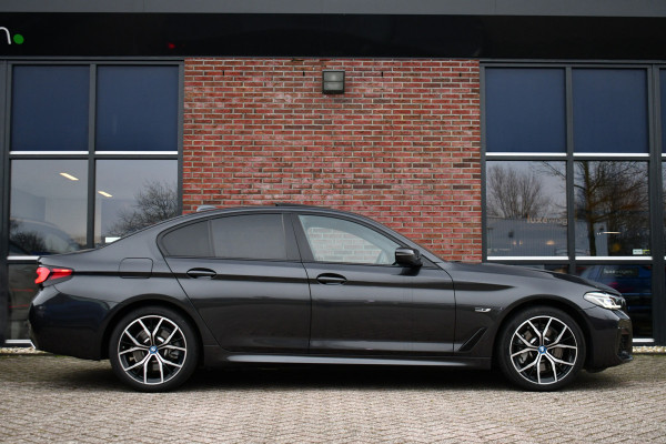 BMW 5 Serie 530e xDrive M-Sport Pano ACC H/K HUD Comf-zetels DAB