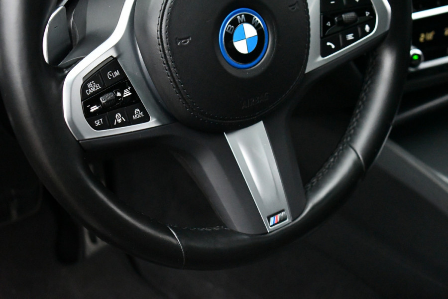 BMW 5 Serie 530e xDrive M-Sport Pano ACC H/K HUD Comf-zetels DAB