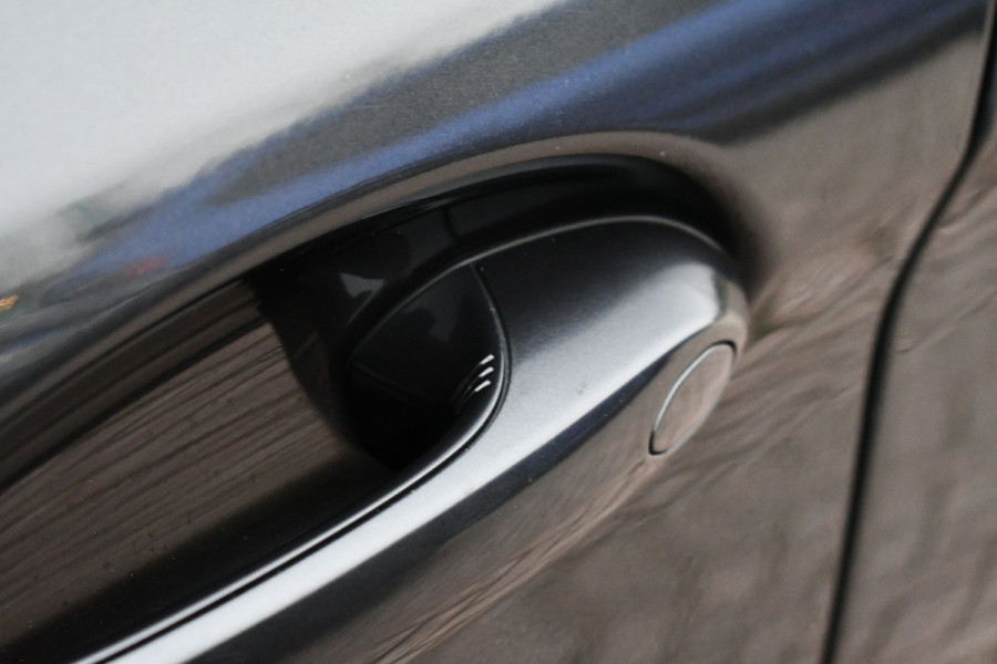 BMW 5 Serie 530e xDrive M-Sport Pano ACC H/K HUD Comf-zetels DAB