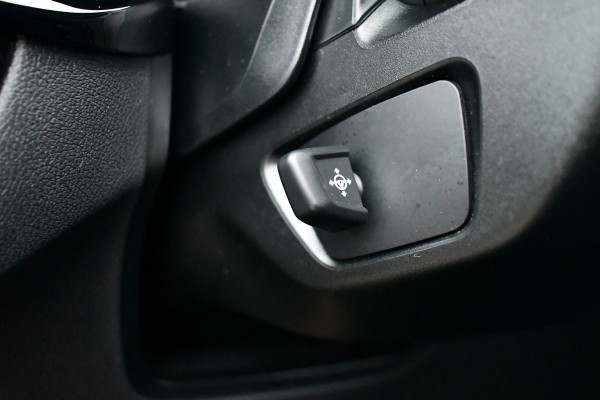 BMW 5 Serie 530e xDrive M-Sport Pano ACC H/K HUD Comf-zetels DAB