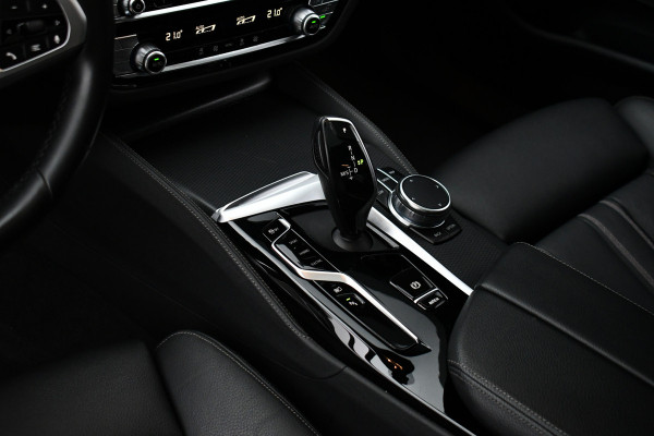 BMW 5 Serie 530e xDrive M-Sport Pano ACC H/K HUD Comf-zetels DAB