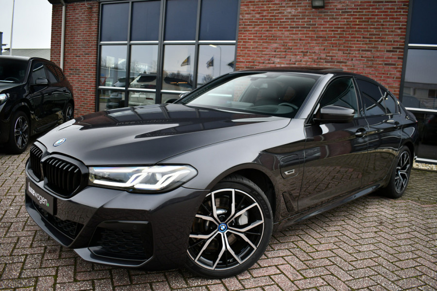 BMW 5 Serie 530e xDrive M-Sport Pano ACC H/K HUD Comf-zetels DAB
