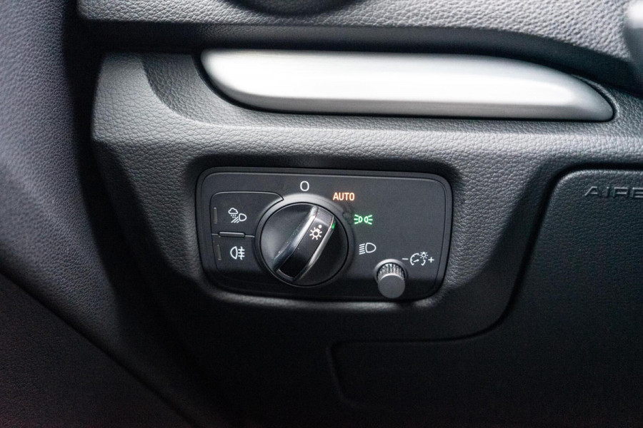 Audi A3 Limousine 35 TFSI S-Line ACC / Navi / Clima