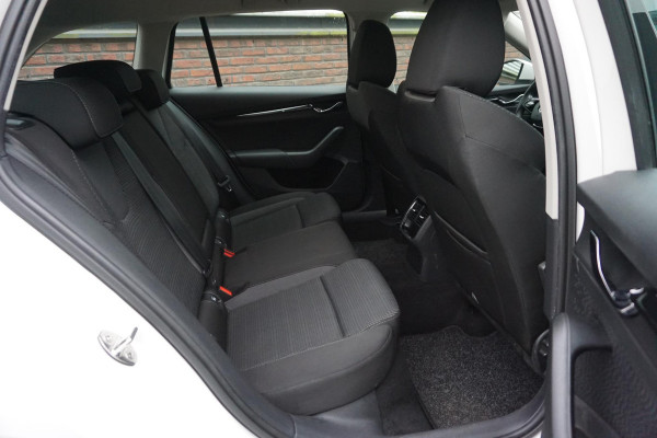 Škoda Octavia Combi 1.0 TSI 110PK/Digi-Dashboard/Trekhaak/ Dealeronderhouden.