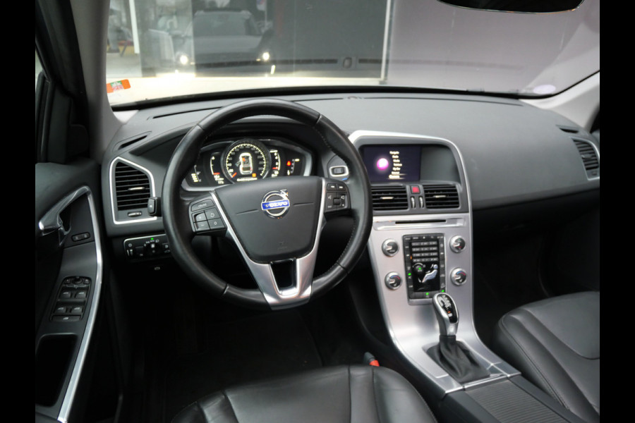 Volvo XC60 2.0 T5 POLAR+ AWD | PANORAMA | XENON | TREKHAAK | NL-AUTO | DEALER O-H!!