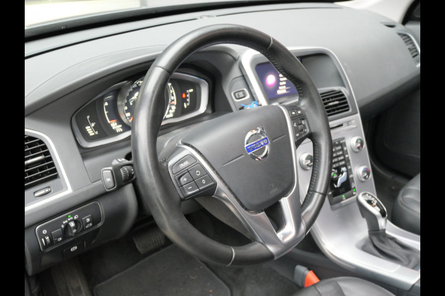 Volvo XC60 2.0 T5 POLAR+ AWD | PANORAMA | XENON | TREKHAAK | NL-AUTO | DEALER O-H!!
