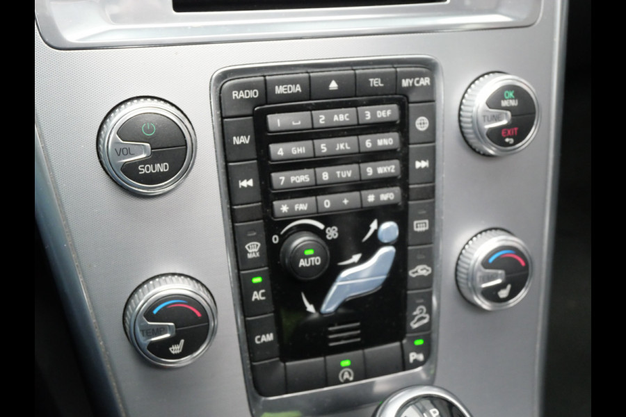 Volvo XC60 2.0 T5 POLAR+ AWD | PANORAMA | XENON | TREKHAAK | NL-AUTO | DEALER O-H!!