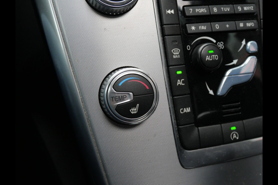 Volvo XC60 2.0 T5 POLAR+ AWD | PANORAMA | XENON | TREKHAAK | NL-AUTO | DEALER O-H!!