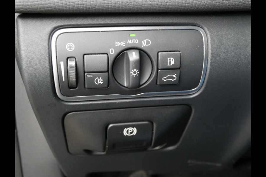 Volvo XC60 2.0 T5 POLAR+ AWD | PANORAMA | XENON | TREKHAAK | NL-AUTO | DEALER O-H!!