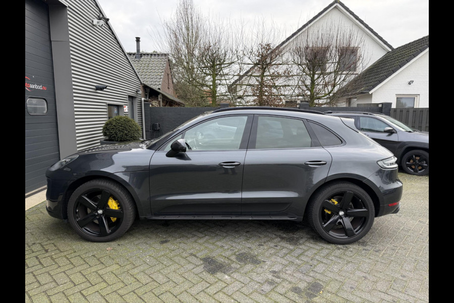 Porsche Macan 3.0 S Sport Chrono | Panoramadak | 360* Camera | 21 Inch Lichtmetalen Velgen | Elektrische Trekhaak | Sportuitlaat |