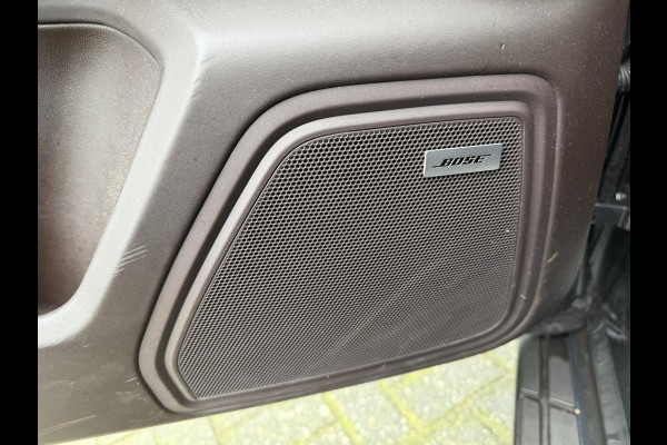 Porsche Macan 3.0 S Sport Chrono | Panoramadak | 360* Camera | 21 Inch Lichtmetalen Velgen | Elektrische Trekhaak | Sportuitlaat |