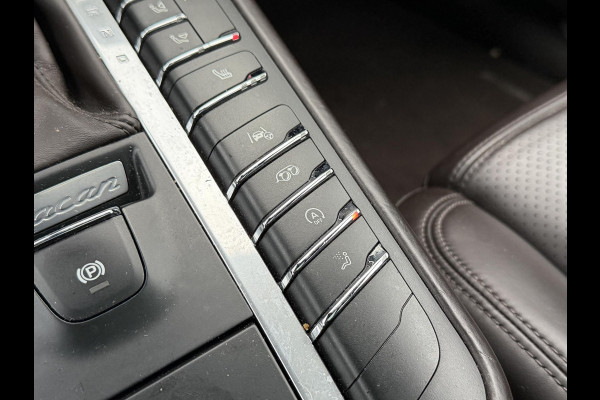 Porsche Macan 3.0 S Sport Chrono | Panoramadak | 360* Camera | 21 Inch Lichtmetalen Velgen | Elektrische Trekhaak | Sportuitlaat |