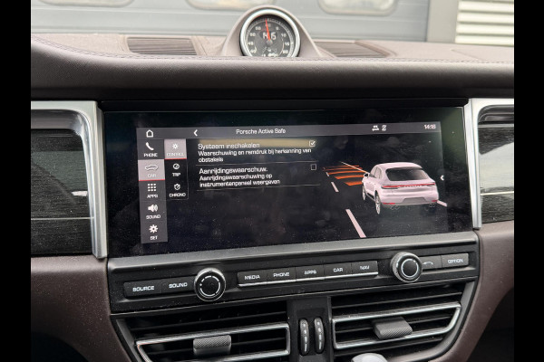 Porsche Macan 3.0 S Sport Chrono | Panoramadak | 360* Camera | 21 Inch Lichtmetalen Velgen | Elektrische Trekhaak | Sportuitlaat |