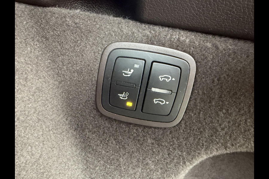 Porsche Macan 3.0 S Sport Chrono | Panoramadak | 360* Camera | 21 Inch Lichtmetalen Velgen | Elektrische Trekhaak | Sportuitlaat |