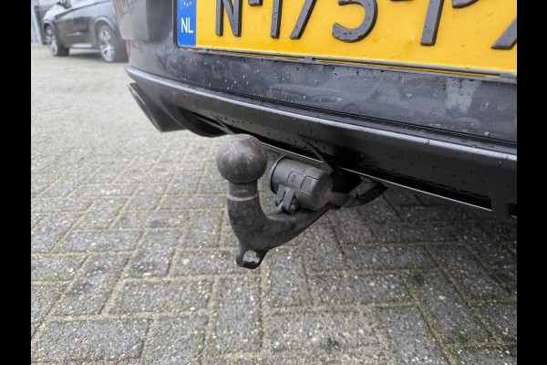 Porsche Macan 3.0 S Sport Chrono | Panoramadak | 360* Camera | 21 Inch Lichtmetalen Velgen | Elektrische Trekhaak | Sportuitlaat |