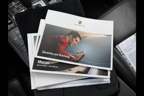 Porsche Macan 3.0 S Sport Chrono | Panoramadak | 360* Camera | 21 Inch Lichtmetalen Velgen | Elektrische Trekhaak | Sportuitlaat |