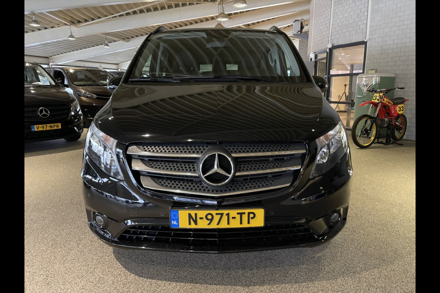 Mercedes-Benz EVITO TOURER PRO L2 / 100% electrisch / zero emissie / 7 persoons / vaste prijs rijklaar € 27.950 ex btw / € 33.819,50 incl btw / lease vanaf € 456 / leer / electrische deuren L+R / zwart metallic