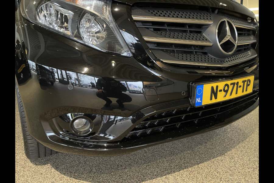Mercedes-Benz EVITO TOURER PRO L2 / 100% electrisch / zero emissie / 7 persoons / vaste prijs rijklaar € 27.950 ex btw / € 33.819,50 incl btw / lease vanaf € 456 / leer / electrische deuren L+R / zwart metallic