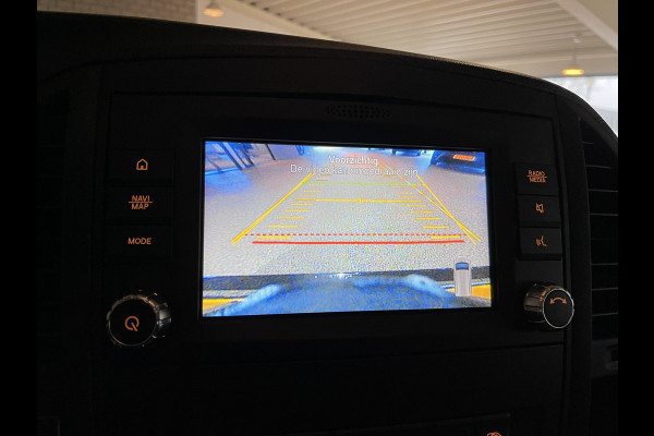 Mercedes-Benz EVITO TOURER PRO L2 / 100% electrisch / zero emissie / 7 persoons / vaste prijs rijklaar € 27.950 ex btw / € 33.819,50 incl btw / lease vanaf € 456 / leer / electrische deuren L+R / zwart metallic