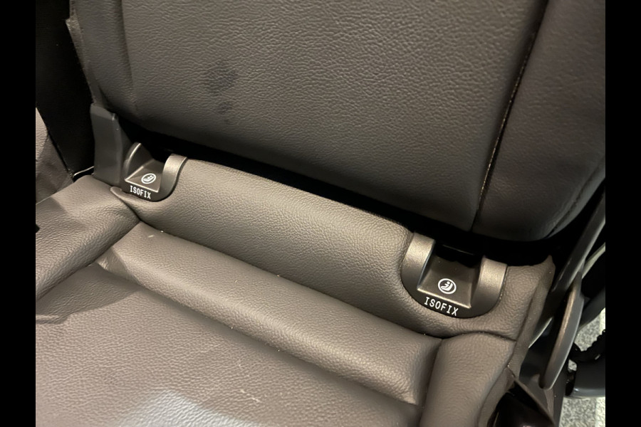 Mercedes-Benz EVITO TOURER PRO L2 / 100% electrisch / zero emissie / 7 persoons / vaste prijs rijklaar € 27.950 ex btw / € 33.819,50 incl btw / lease vanaf € 456 / leer / electrische deuren L+R / zwart metallic