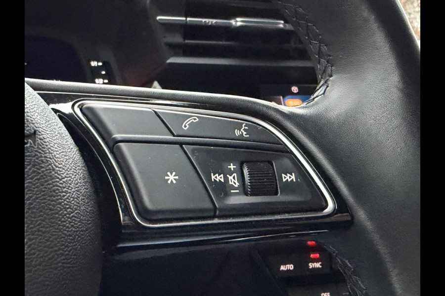 Audi A3 Sportback 30 TFSI Business edition Automaat/VTcockpit/Trekhaak/Led/Cruise/PDC