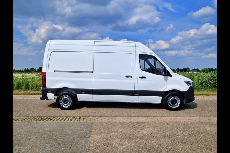 Mercedes-Benz Sprinter 211 1.9 CDI L2 H2 - 110 Pk - Euro 6 - MBUX - Parkeercamera